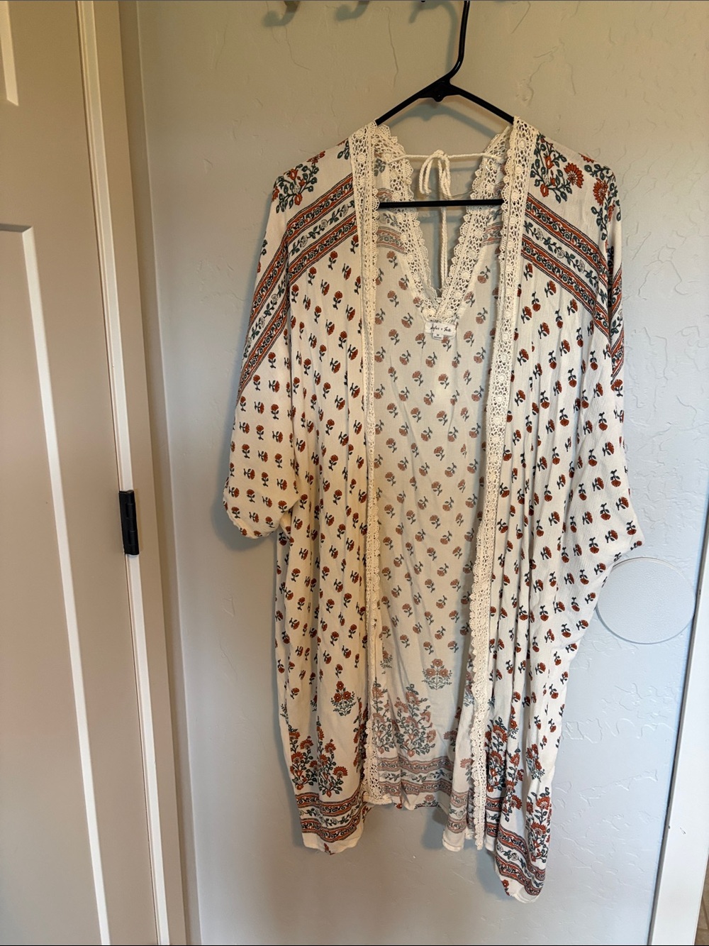 Boho Lace-Trim Kimono Cardigan - White with Rust Floral Print